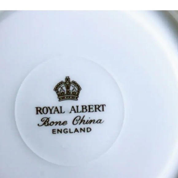 VINTAGE 4 piecea total Albert footed teacup grapevine pattern 22k gold gilt - Picture 5 of 10